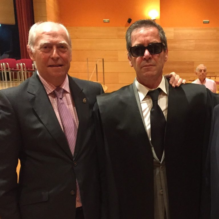 Julián Sanz Doctor Procurador de Puertollano, y el Decano del Colegio de Abogados D. Cipriano Arteche